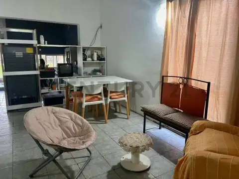 Venta de Casa de 3 dormitorios con  Escritorio en Los Hornos, La Plata