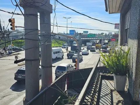 Hipolito Yrigoyen  al 2700 y 197 ESQUINA COMERCIAL DE 150 MTS