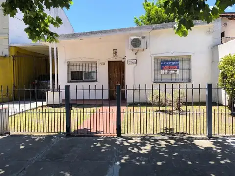 VENTA CASA 3 AMBIENTES CON PATIO CENTRO LOS POLVORINES