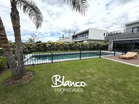 Casa en Venta en San Benito, USD 780.000