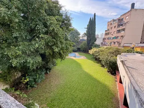 Casa en Venta con 3 cocheras