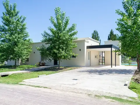 Casa en Alquiler en Fincas de San Vicente, USD 1.700