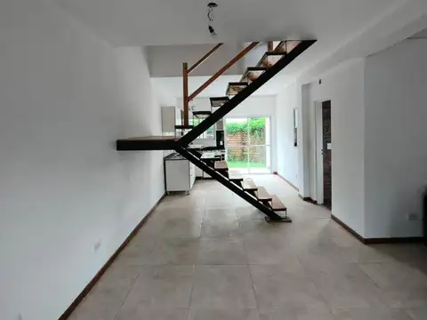 Depto Tipo Casa en Venta en Ituzaingó, USD 130.000