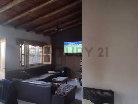 Casa 5 ambientes con 1 baño