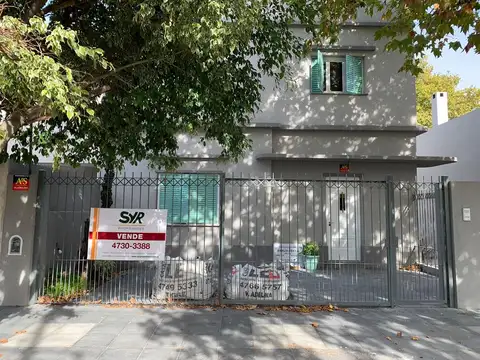 EXCELENTE PH DE 3 AMBIENTES EN PLANTA ALTA CON PATIO Y ENTRADA DE AUTO EN FLORIDA B