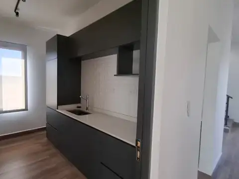 Oficina en Alquiler en Zona Oeste, USD 3.000