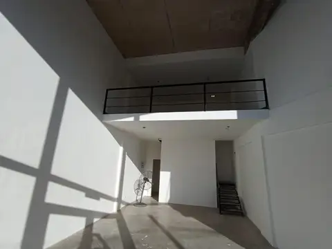 Oportunidad Única: Excelente Local Comercial En Punto Neurálgico De Pilar