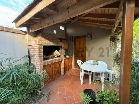 Casa en venta, 4 ambientes en Ciudad Jardin Lomas del Palomar