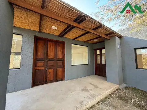 Casa 8 ambientes con 3 baños