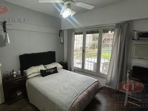 Casa 7 ambientes con 2 baños