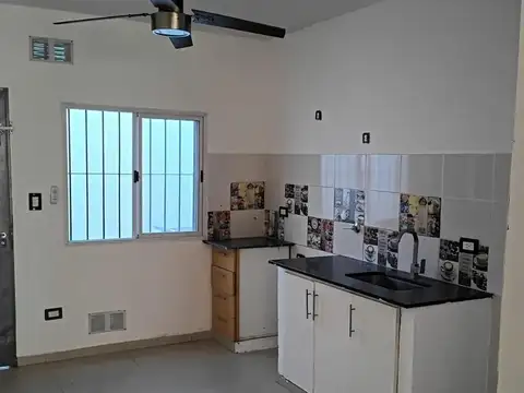 Duplex 3 ambientes con patio en Hurlingham