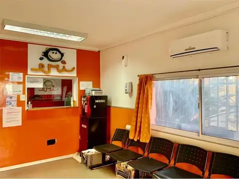 Oficina en Venta con 7 cocheras