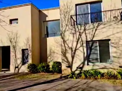 Casa en Alquiler en Villanueva, USD 2.800