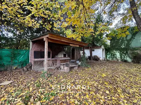 Casa en Venta con 2 cocheras