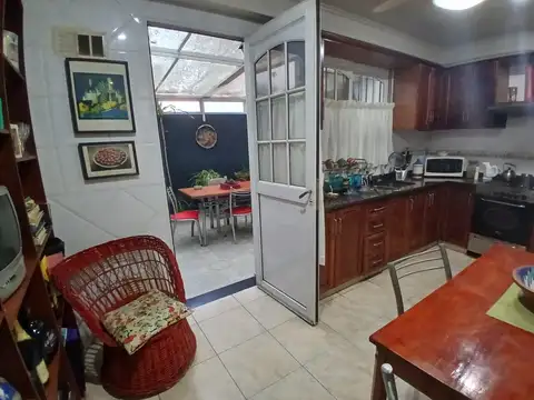 Barracas, PH 5 ambientes, cochera. SIN EXPENSAS 