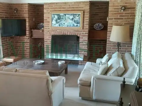 Casa en Alquiler Temporal con 1 cochera