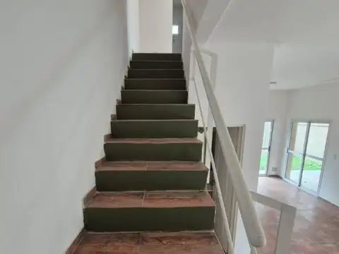 Depto Tipo Casa en Venta con 1 cocheras