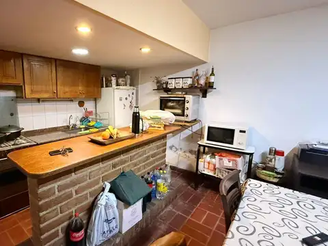 HAUSER VENDE CASA INTERNA