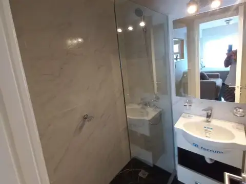 1 ambiente externo reciclado con balcón saliente en zona Paseo Aldrey
