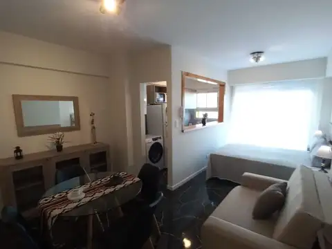 1 ambiente externo reciclado con balcón saliente en zona Paseo Aldrey