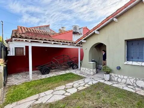 CASA 4 AMBIENTES VENTA TEMPERLEY GARAGE Y PARQUE