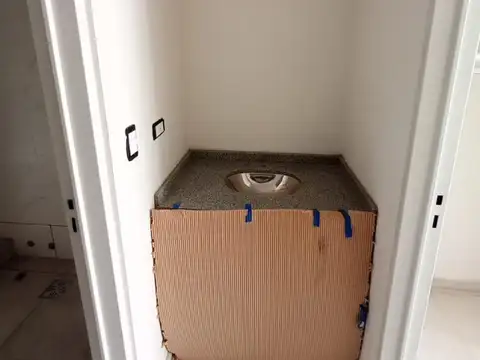 OPORTUNIDAD, UN DORMITORIO, BALCÓN!