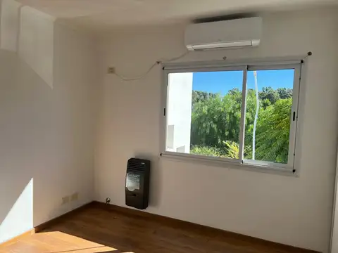 Depto Tipo Casa en Venta con 1 cocheras