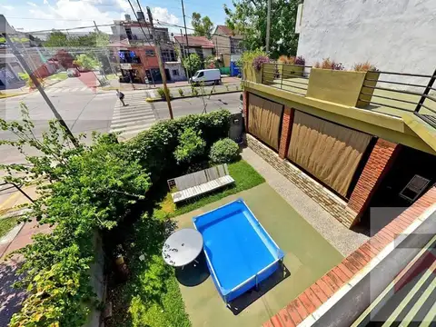 Casa de 3 dormitorios, refaccionada con jardín y terraza,cochera!