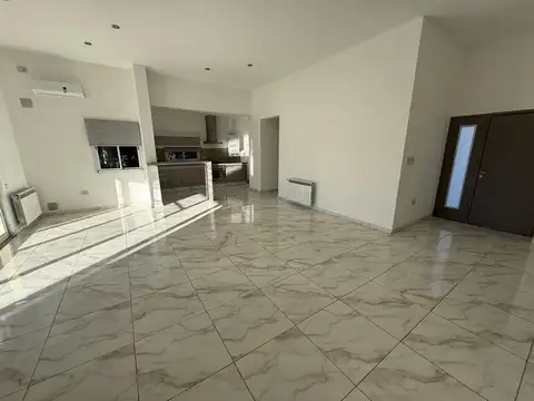 Casa en Alquiler de 3 dormitorios