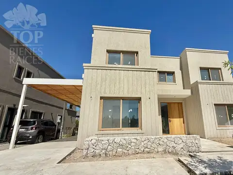 Casa en Venta en Laguna Grande, USD 479.000