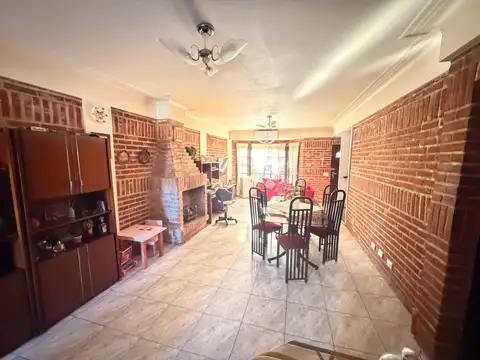 Casa en Venta en Barrio Malvinas, USD 195.000
