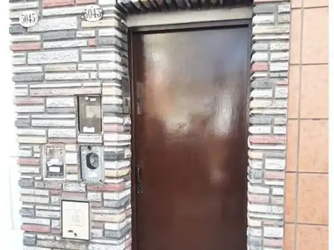 Depto Tipo Casa 6 ambientes con 2 baños