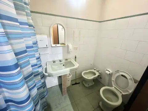 Galpón a la venta en Flores.