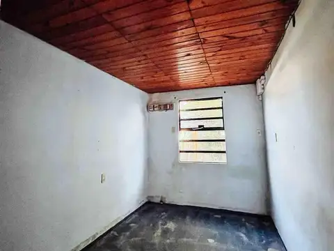Casa en  Venta de 2 dormitorios, garaje y galpon en City Bell