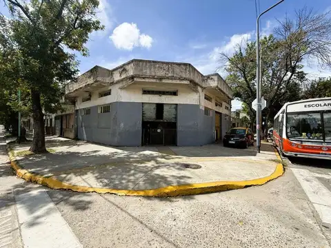 Galpon en venta con vivienda, CABA