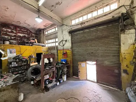 Galpon en venta con vivienda, CABA