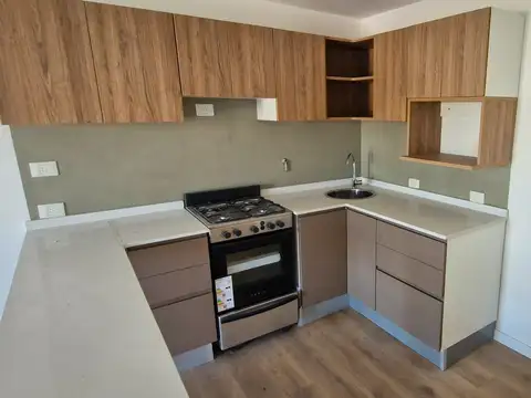 2 AMBIENTES A ESTRENAR, LUMINOSO CON VESTIDOR Y BALCÓN