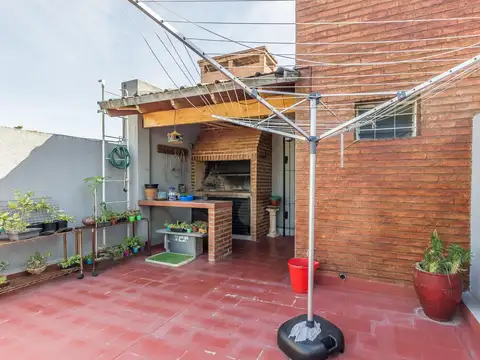 Depto Tipo Casa en Venta con 1 cocheras