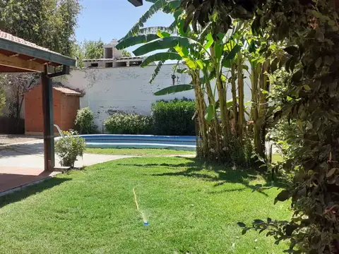 Hermosa casa en venta en barrio Cementista de Las Heras