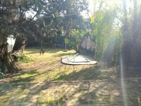 Venta Casa 5 Ambientes con Terreno libre
