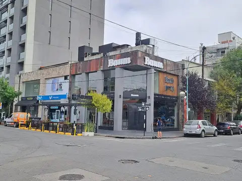 Importante esquina Comercial  en  VENTA (Block)