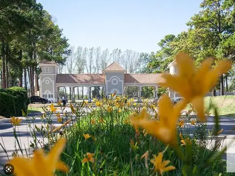 Terreno en venta - 1.621mts2 - Los Pinares Country Club