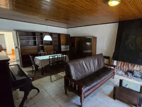 Av. Gral. Paz  al 1196