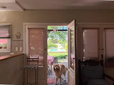 Casa en Venta con 3 cocheras