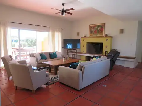 Casa en Venta en Estancias del Pilar, Barrio Champagnat. Amplia, 4 dormitorios