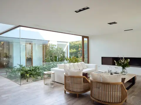 Casa en Venta en Albanueva, USD 1.350.000