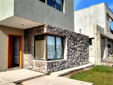 Casa en Venta en Luzuriaga, USD 203.000