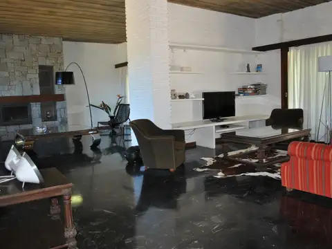 Casa de 4 dormitorios en alquiler temporada- Playa Brava