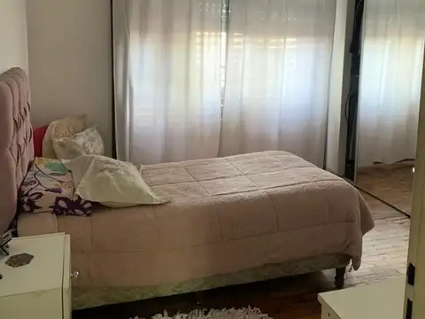 VENTA - CASA 5 AMBIENTES - LINIERS