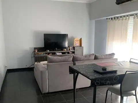 VENTA - CASA 5 AMBIENTES - LINIERS